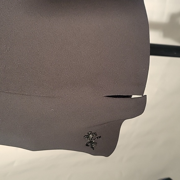 Evan Picone Black Sleevless Dress Top With Beaded Flowers, Size: 16 - Picture 4 of 11